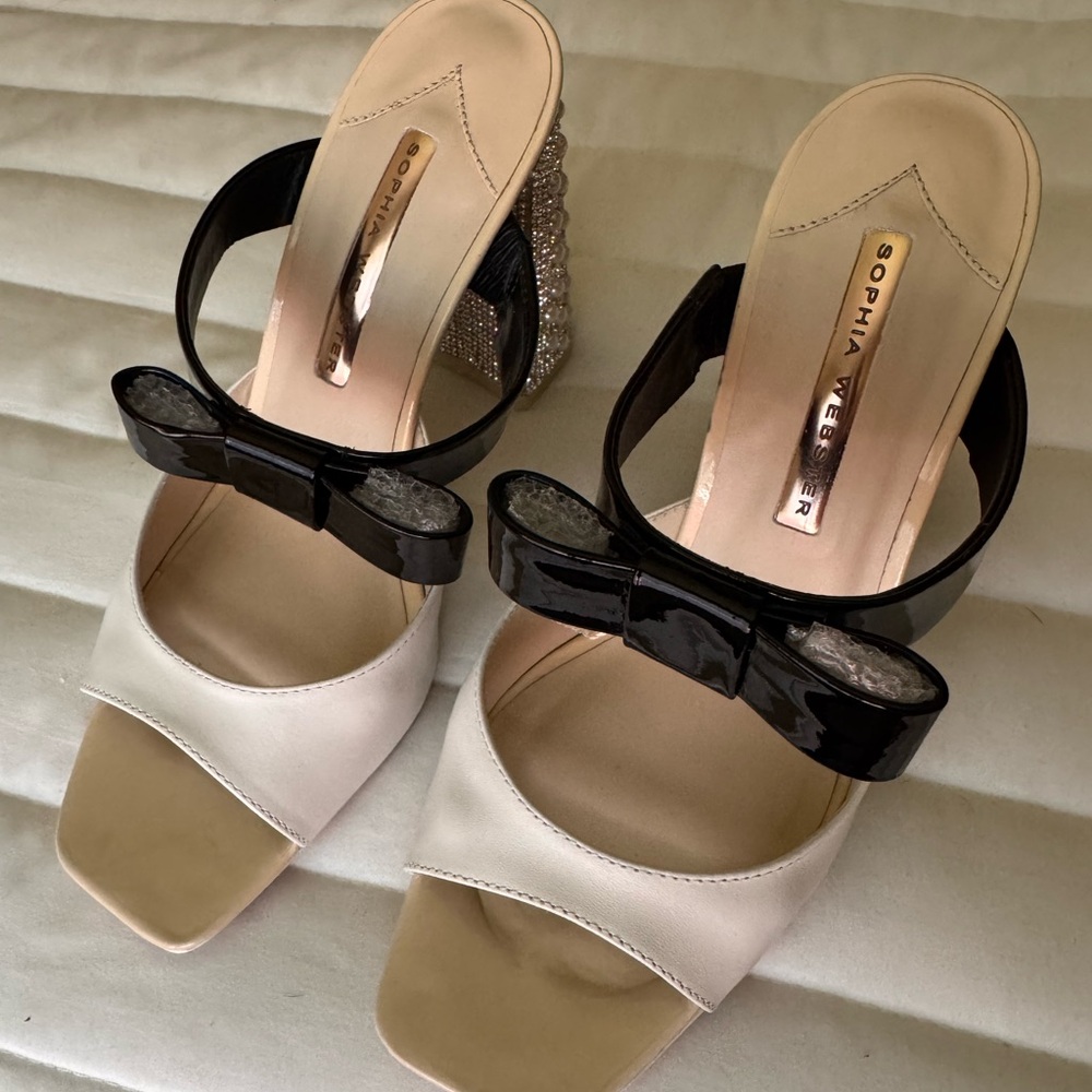 Sophia Webster Black and Cream Heels with Elegant Bow Detail